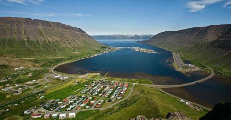 Isafjordur: Hop-on Hop-off Shuttle Bus Ticket