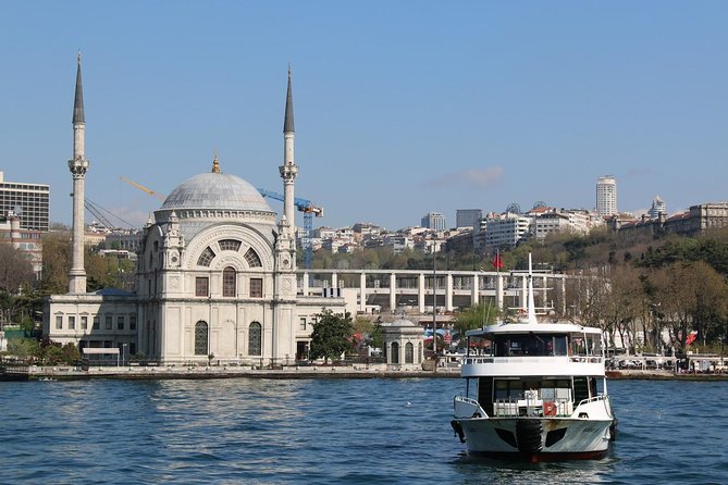 Istanbul Bosphorus & Golden Horn Cruise (90 Min)