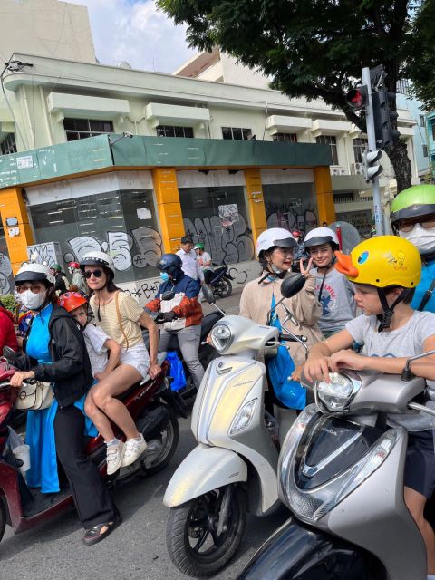 KISSTOUR Saigon Full Day City Tour With Ao Dai