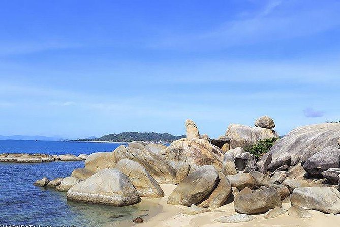 Ko Samui City Tour Including Wat Phra Yai, Lat Ko Viewpoint, Hin Ta Hin Yai Rock