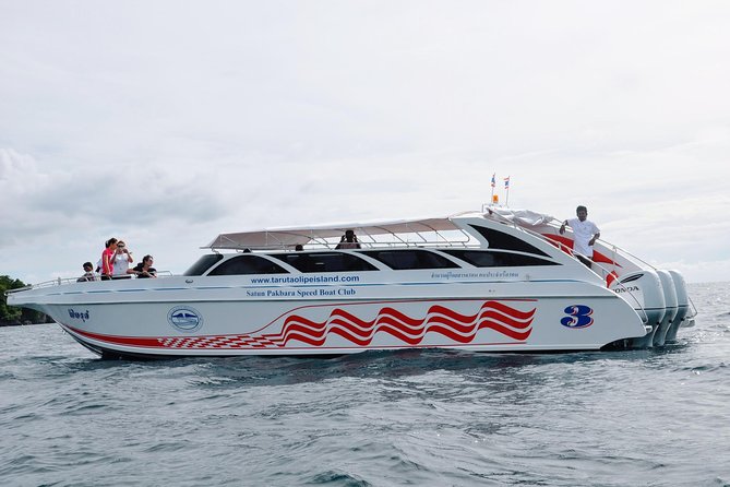 Koh Bulone to Koh Kradan by Satun Pakbara Speed Boat