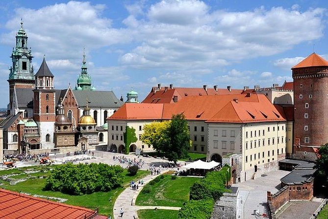 Krakow Airport Transfers : Krakow Airport KRK to Krakow City in Business Car