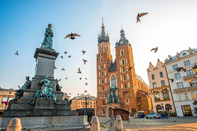 Krakow Scavenger Hunt and Best Landmarks Self-Guided Tour