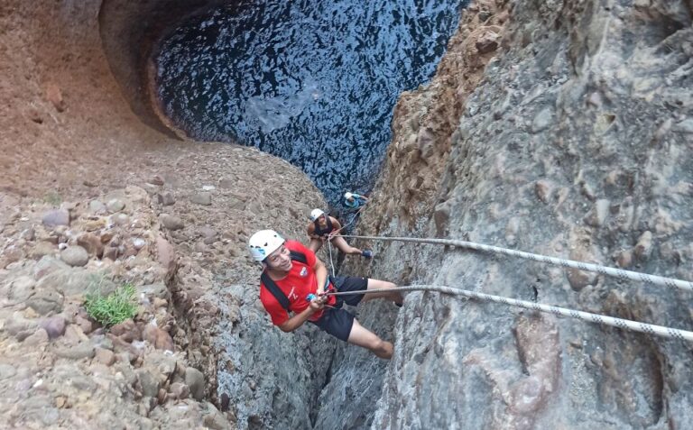 La Ciotat: 3-Hour Trou Souffleur Rock Climbing Adventure