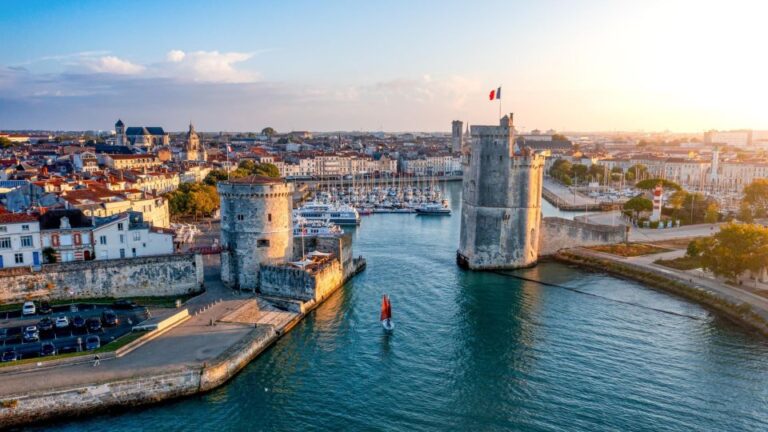 La Rochelle : Discovery Stroll and Reading Walking Tour