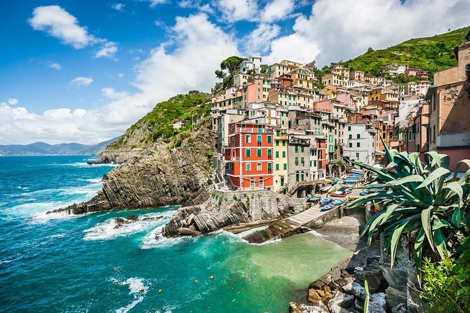 La Spezia Port: Cinque Terre and Pisa Full Day Tour by Minivan and Ferry-Boat