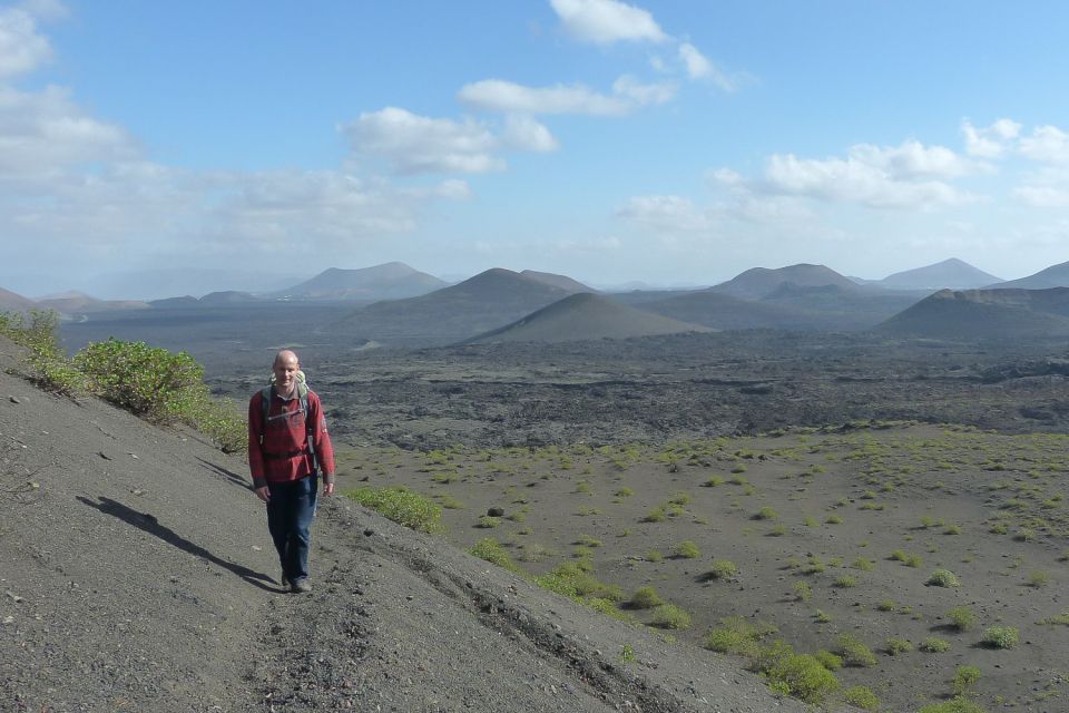 1 lanzarote guided volcano hike Lanzarote: Guided Volcano Hike