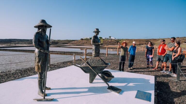 Lanzarote: Janubio Salt Flats Guided Tour