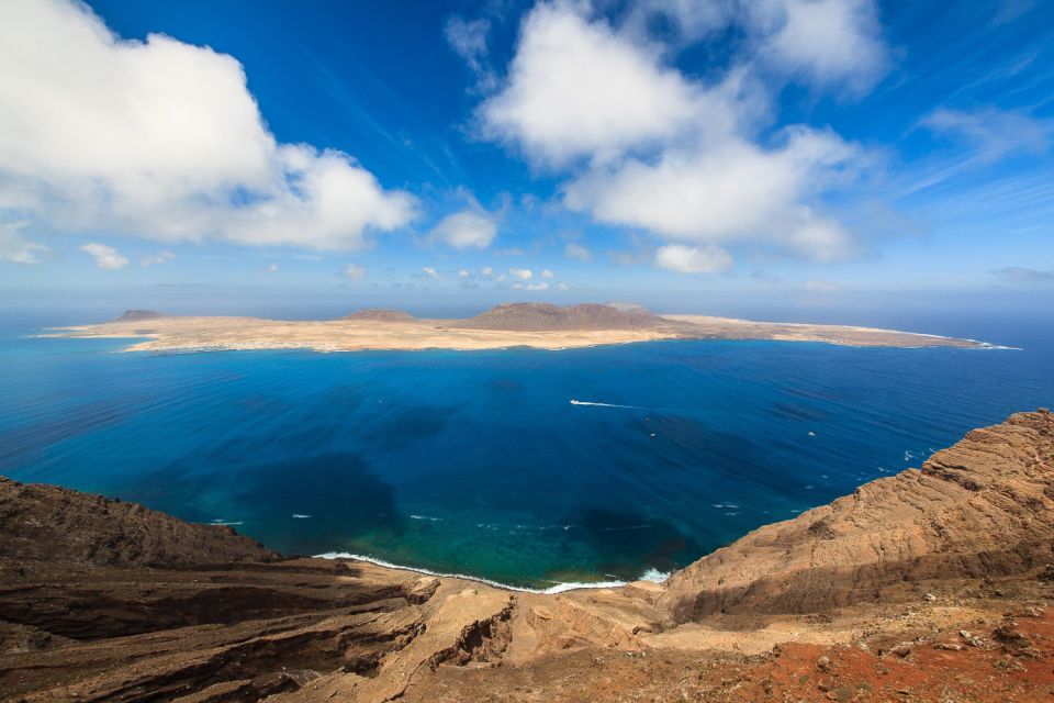 1 lanzarote roundtrip ferry transfer to la graciosa Lanzarote: Roundtrip Ferry Transfer to La Graciosa