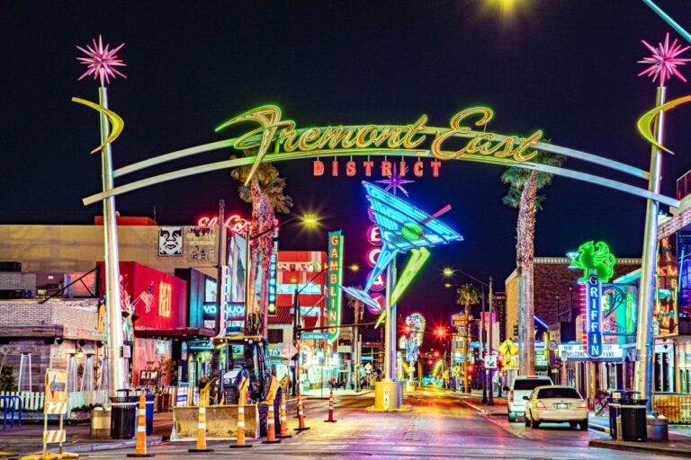 Las Vegas: Fremont Street Experience Walking Tour