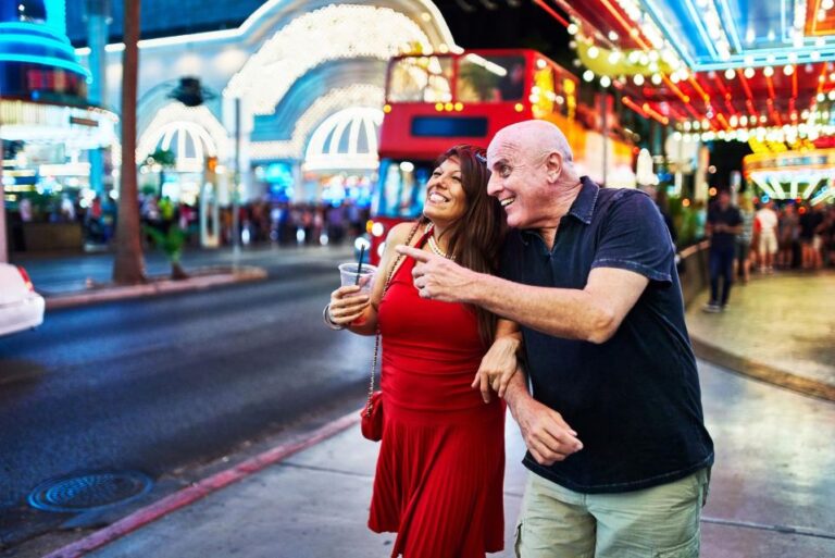 Las Vegas: Fremont Street Walking Tour by Night