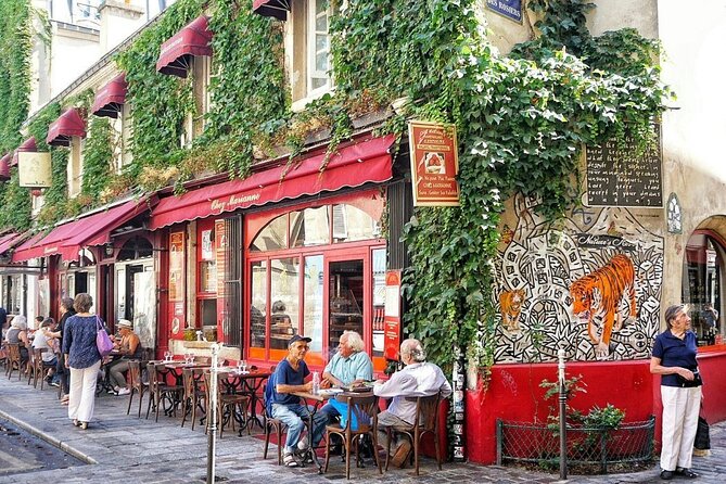 Le Marais and Dinner Cruise With CDG Pick up in Paris- 6 Hrs