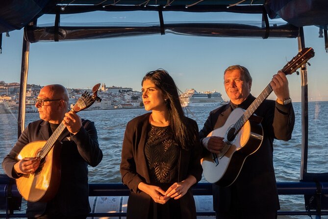 Lisbon: 1-Hour Cruise With Live Fado and Drinks