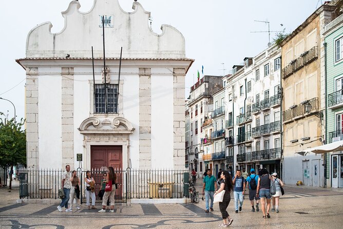Lisbon Food & Fado Tour of Mouraria & Alfama Neighbourhoods