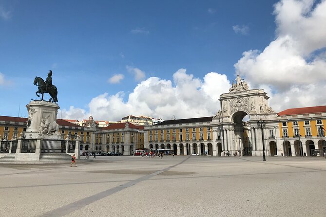 Lisbon: Rent a Scooter From 4h up to 7 Days Honda Pcx