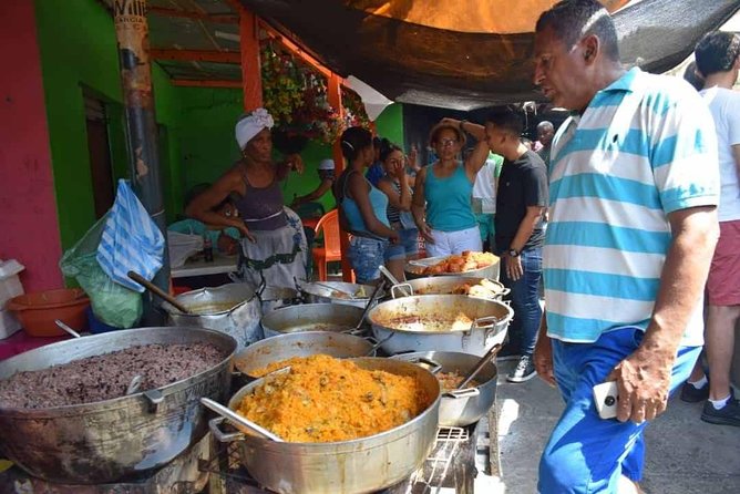 Local Immersion in the Bazurto Market