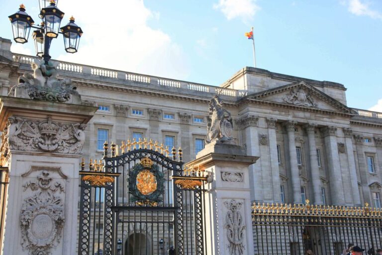 London: Buckingham Palace Tickets With Royal Walking Tour