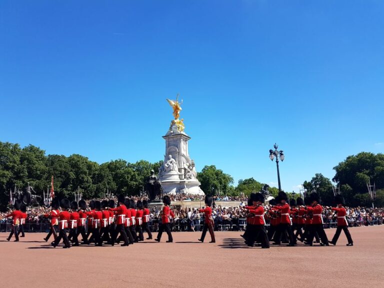 London: Palaces and Parliament Walking Tour