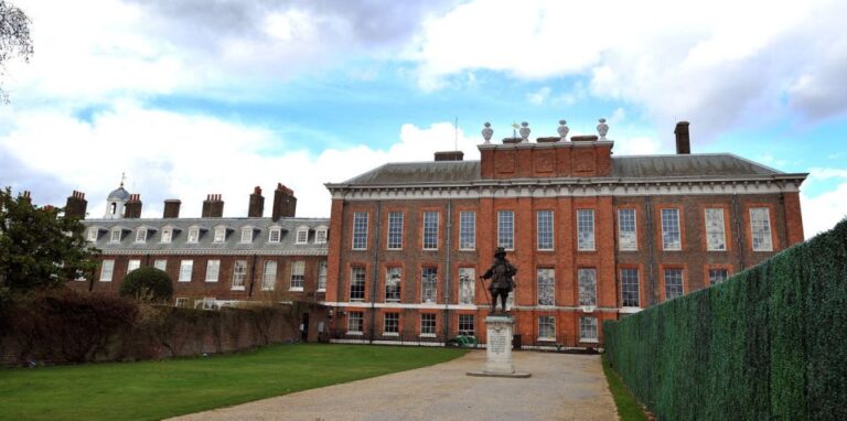 London: Westminster Walking Tour and Kensington Palace Visit