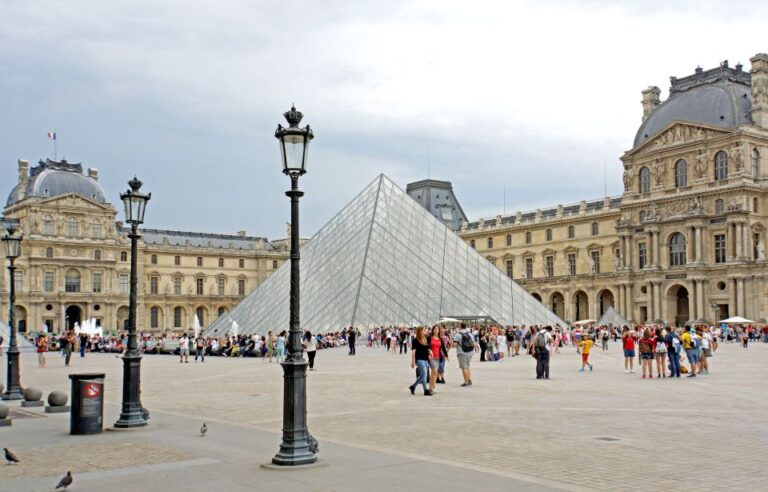 Louvre Highlights: Semi Private Guided Tour (6 Max) Ticket