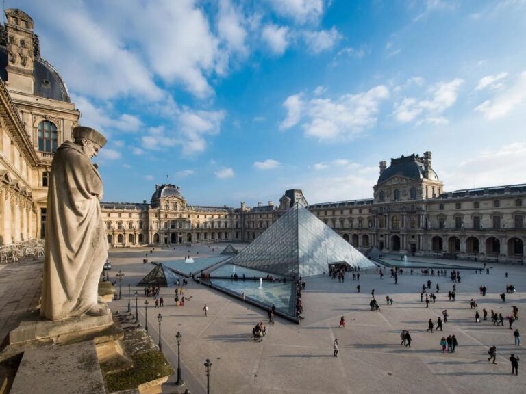 Louvre Museum: Paris Highlights + Mona Lisa Pass