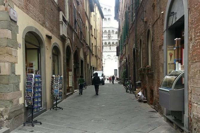 Lucca Highlights Private Walking Tour