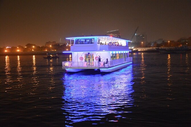 Luxury Glass Boat at Dubai Marina With 2-Hour Cruise Dinner Live Shows - Dining Experience