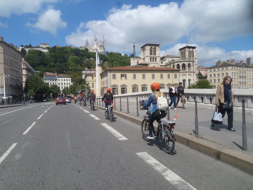 Lyon: 4-Hour Electric Bike Tour With Tasting Break