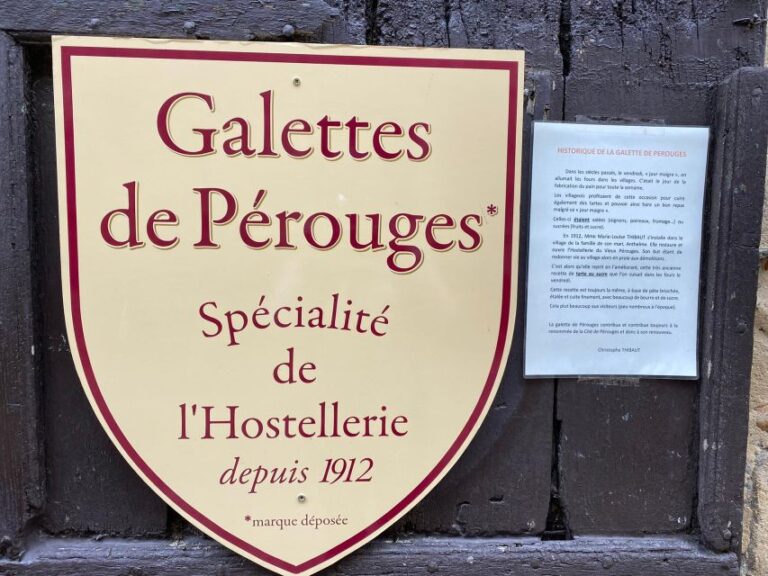 Lyon : Self-Guided Hike to Pérouges (Train & Picnic)