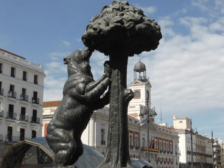 Madrid: 2-Hour City Highlights Guided Walking Tour