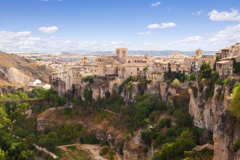 Madrid: Cuenca, Hanging Hauses and Cathedral Full-Day Trip