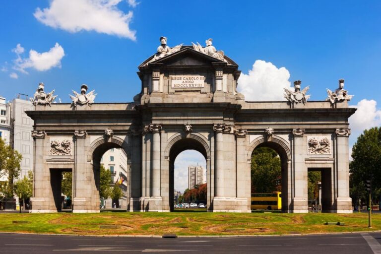 Madrid: Private Exclusive History Tour With a Local Expert