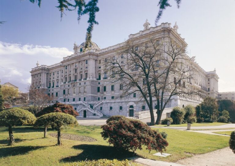 Madrid: Royal Palace Guided Tour With Entry Ticket
