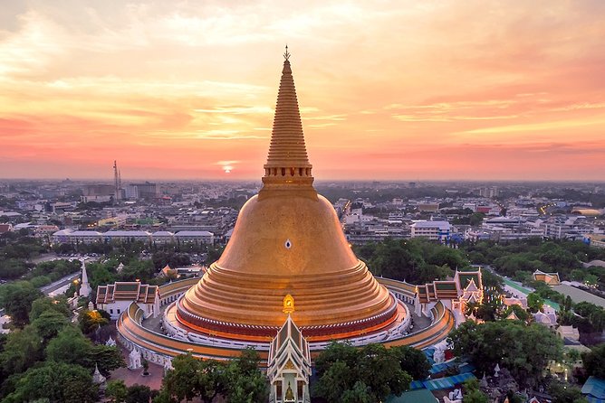 Maeklong Railway Market, Floating Market & Nakhon Pathom City Tour From Bangkok