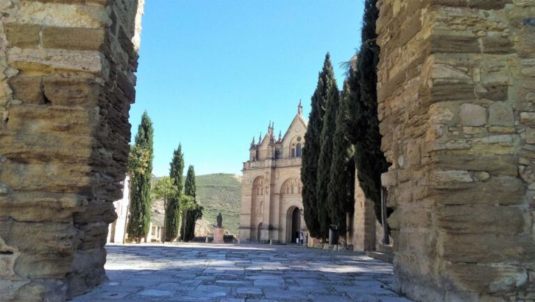 Málaga: Antequera Guided Walking Tour