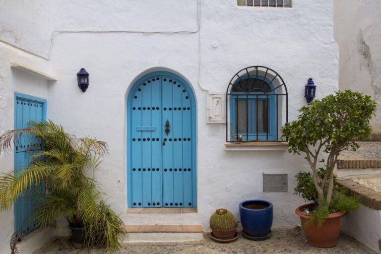 Malaga: Private Architecture Tour With a Local Expert