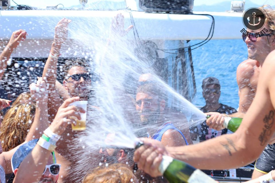 Mallorca: Boat Party With DJ, Buffet and Entertainment