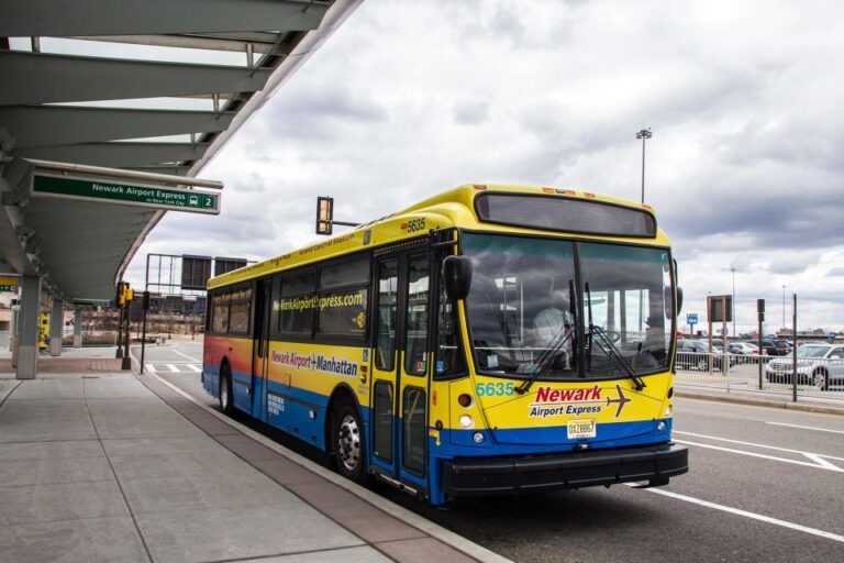 Manhattan: Bus Transfer From/To Newark Airport