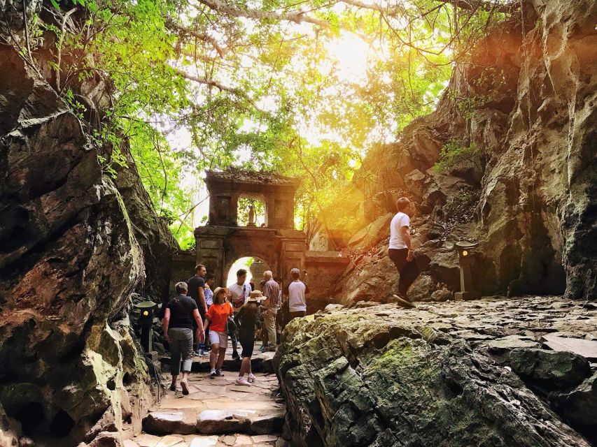 Marble Mountains and Linh Ung Pagoda Half-Day Tour