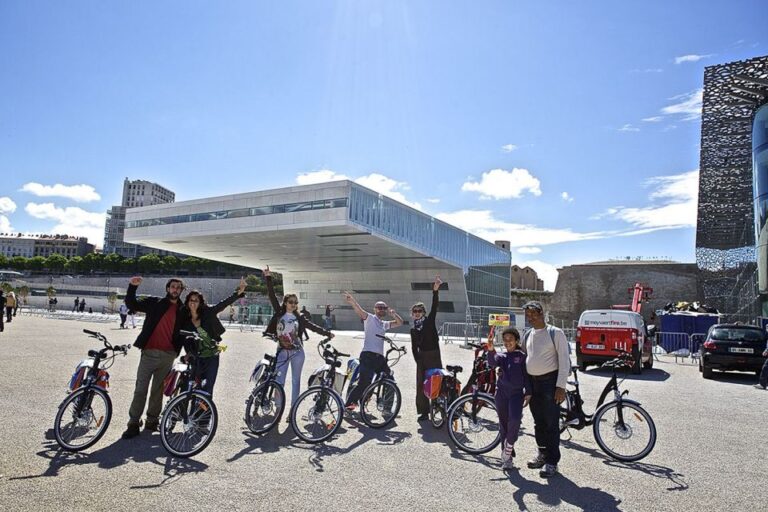 Marseille: City and Seaside Half-Day E-Bike Tour