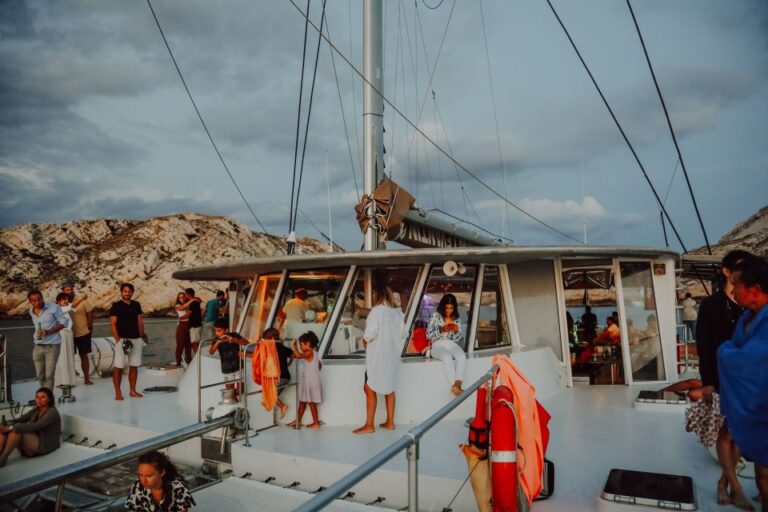 Marseille: Sunset Cruise With Dinner