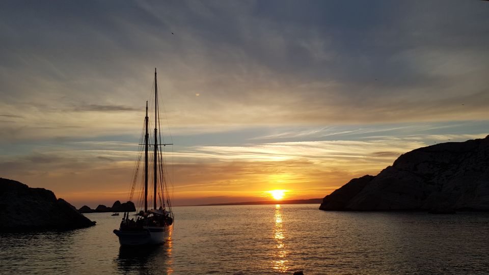 1 marseille sunset sailing cruise with dinner and drinks Marseille: Sunset Sailing Cruise With Dinner and Drinks