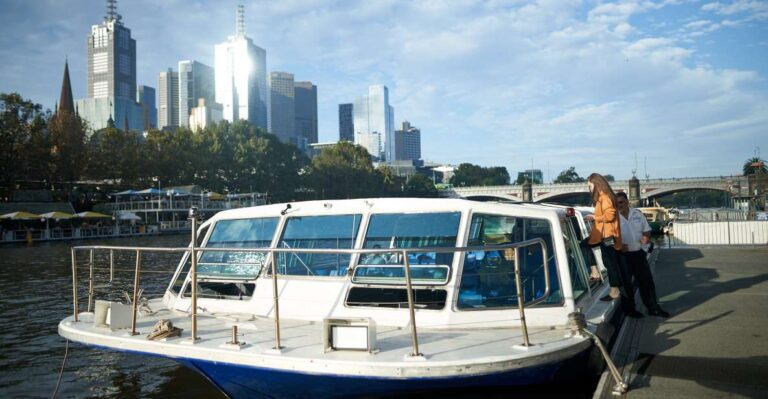 Melbourne: City and Williamstown Ferry Cruise