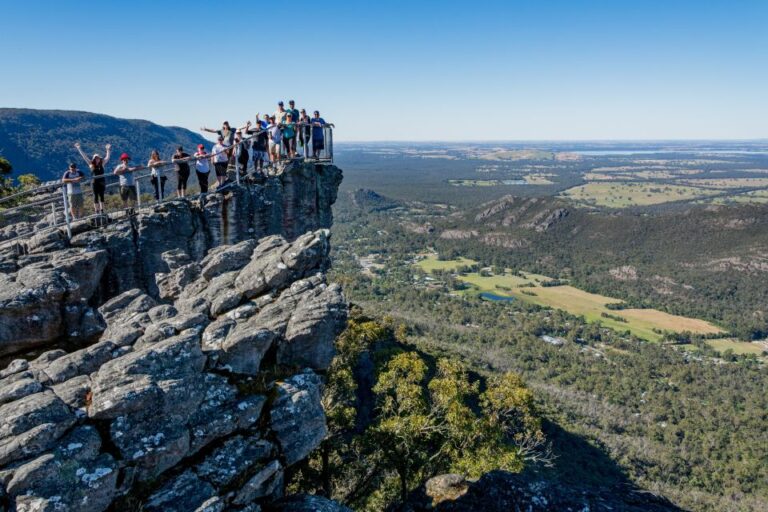 Melbourne to Adelaide: 3-Day Great Ocean Road Grampians Tour