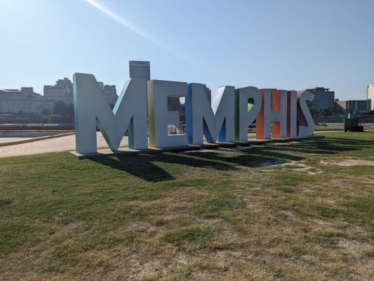 Memphis: Self-Guided Scavenger Hunt Walking Tour