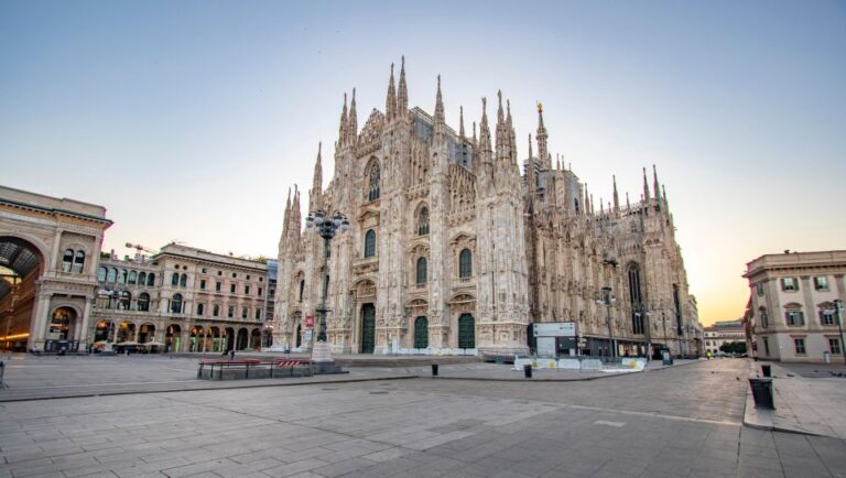 Milan: Private Exclusive History Tour With a Local Expert