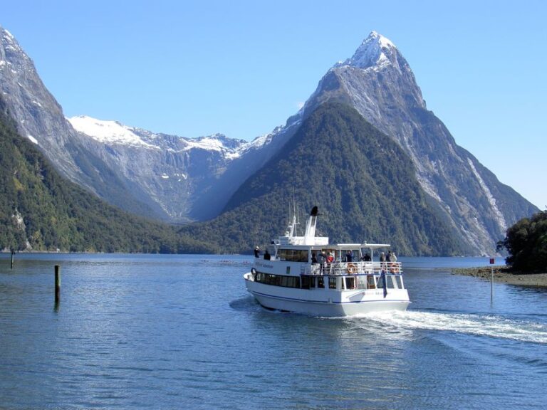 Milford Sound: Small-Group Tour From Te Anau