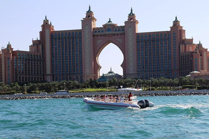 Modern Visions of Dubai – Dubai Marina Cruise and Dubai Frame Visit
