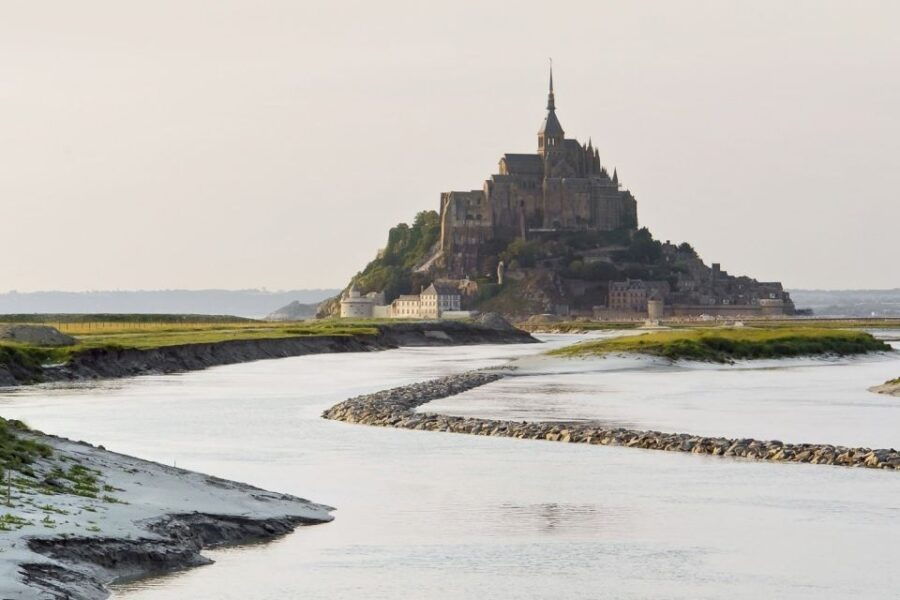 Mont Saint-Michel & Chateaux Country 3-Day Tour From Paris