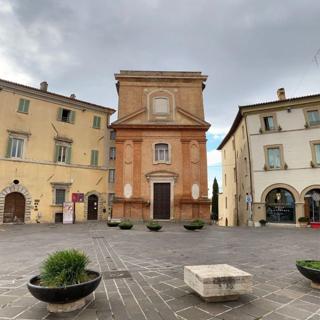 1 montefalco guided tour with vineyard visit and lunch Montefalco: Guided Tour With Vineyard Visit and Lunch